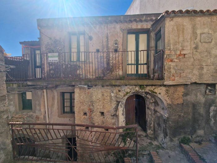 Casa quadrilocale in vendita in Via San Crispino, Motta Camastra