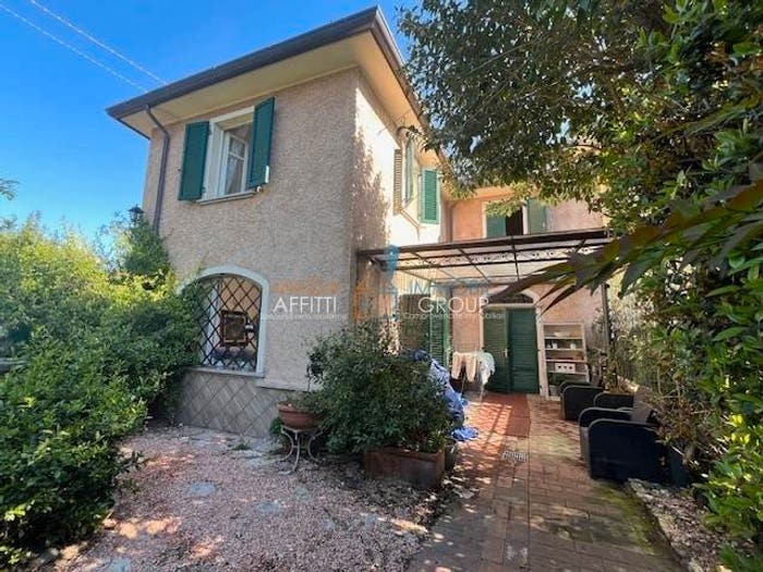 Casa con 6 locali in vendita in Via dell'Acqua, Rinchiostra Quercioli, Massa