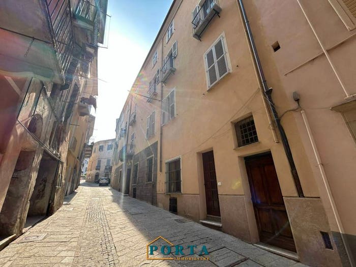 Appartamento con 6 locali in vendita in Via delle Scuole, Piazza, Mondovì