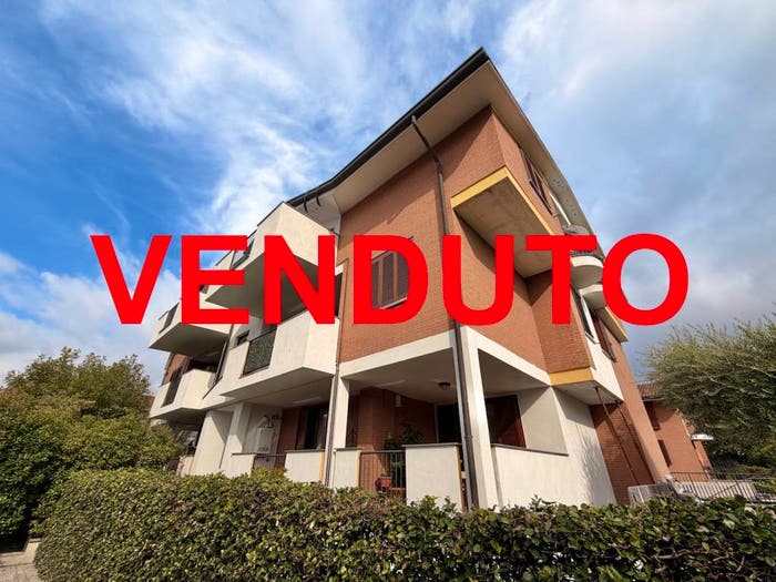 Appartamento bilocale in vendita in Via Ignazio Silone, Centro, Caronno Pertusella