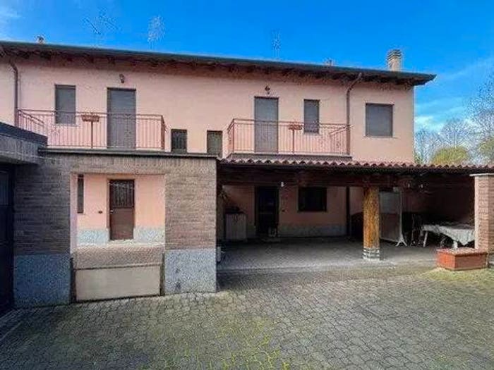 Casa trilocale in vendita in Via Carlo Alberto, Centro, Lacchiarella