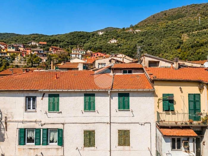 Appartamento quadrilocale in vendita in Via Cristoforo Colombo, Villa Guardia Villa Viani, Pontedassio