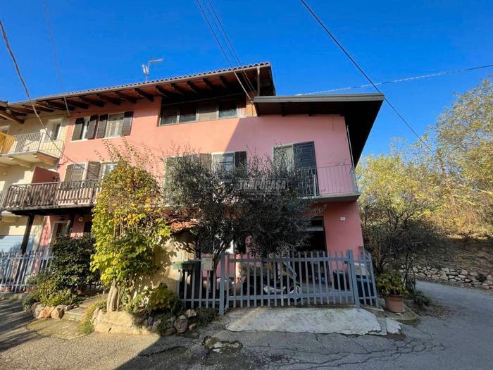 Casa con 6 locali in vendita in Via Roma, Centro, Masserano