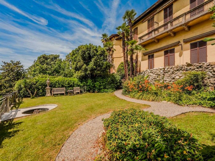 Casa con 6 locali in vendita in Via San Carlo, Centro, Besozzo