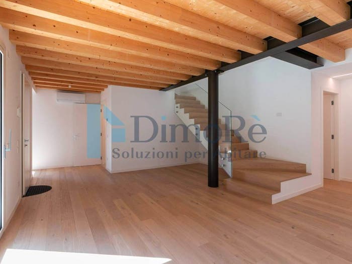 Casa con 6 locali in vendita in Via Ronzinella, Centro, Mogliano Veneto