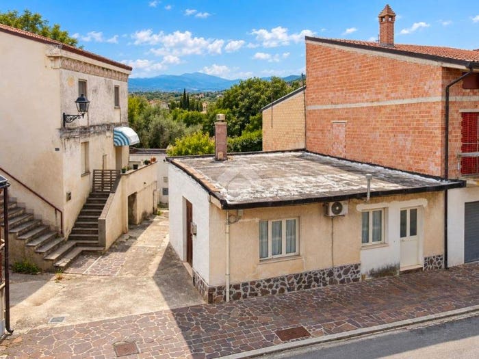 Casa quadrilocale in vendita in Via delle Piane, Centro, Canosa Sannita