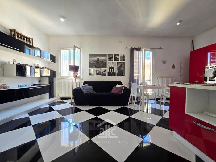 Casa con 6 locali in vendita in Via Roma, Centro, Melendugno