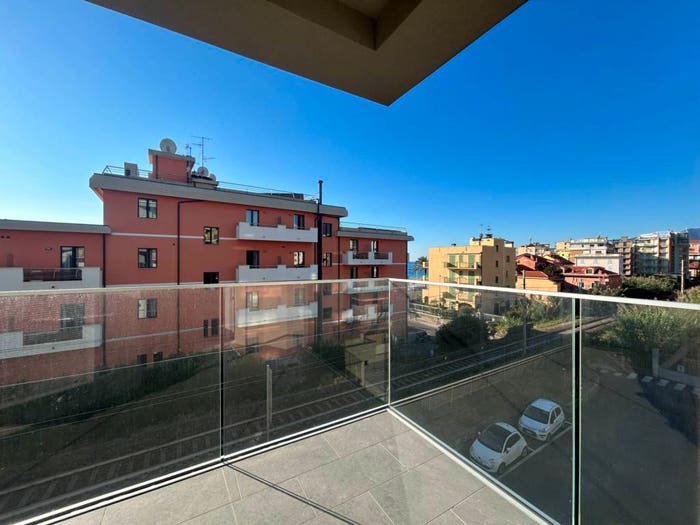 Appartamento trilocale in vendita in Viale Europa, Centro, Pietra Ligure