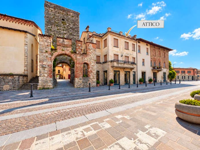 Casa bilocale in vendita in Piazza Luca Marenzio, Coccaglio