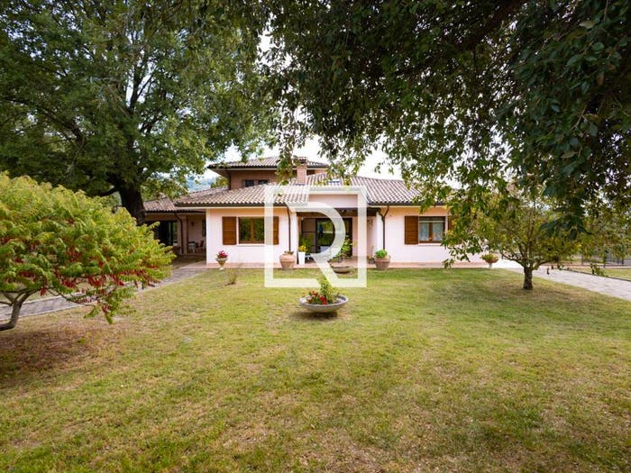 Casa con 6 locali in vendita in Via Avola, Borello, Cesena