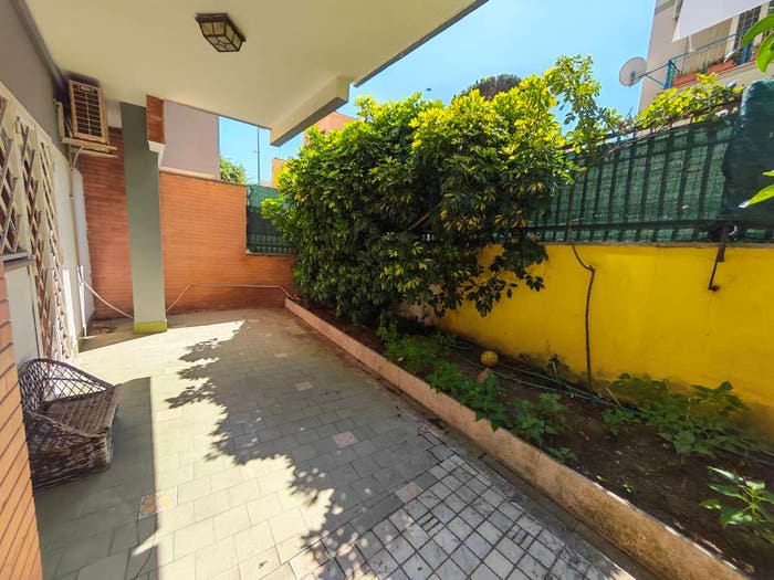 Appartamento trilocale in vendita in Via dei Lucilii, Ostia Levante, Roma
