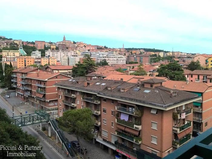 Casa con 6 locali in vendita in Via Martiri dei Lager, Madonna Alta Prepo, Perugia