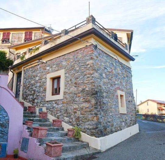 Casa con 6 locali in vendita in Via Colletto, Canova, Aulla