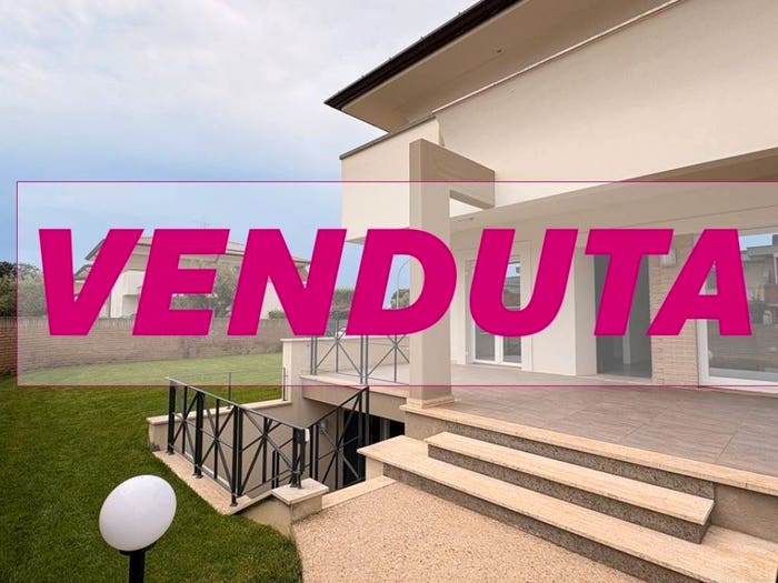 Casa quadrilocale in vendita in Via di Valle Schioia, Villaggio Giornalisti Poggio, Anzio