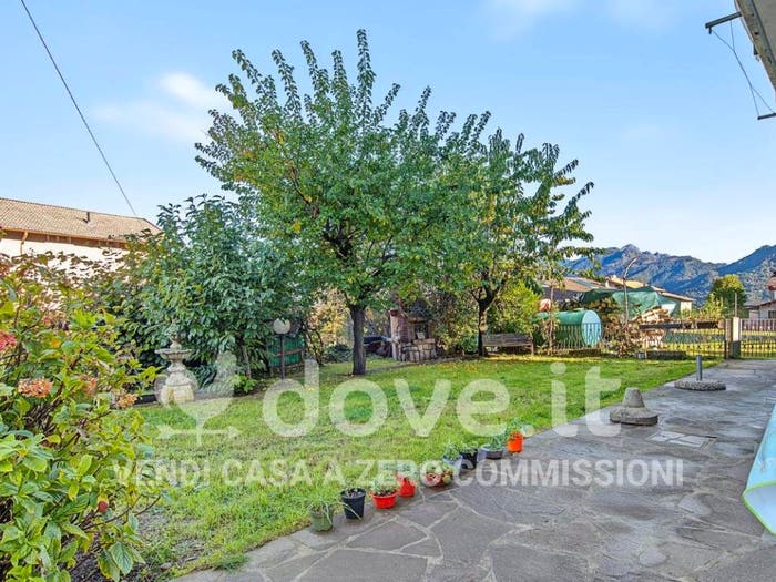 Appartamento trilocale in vendita in Via Talpino, Selvino