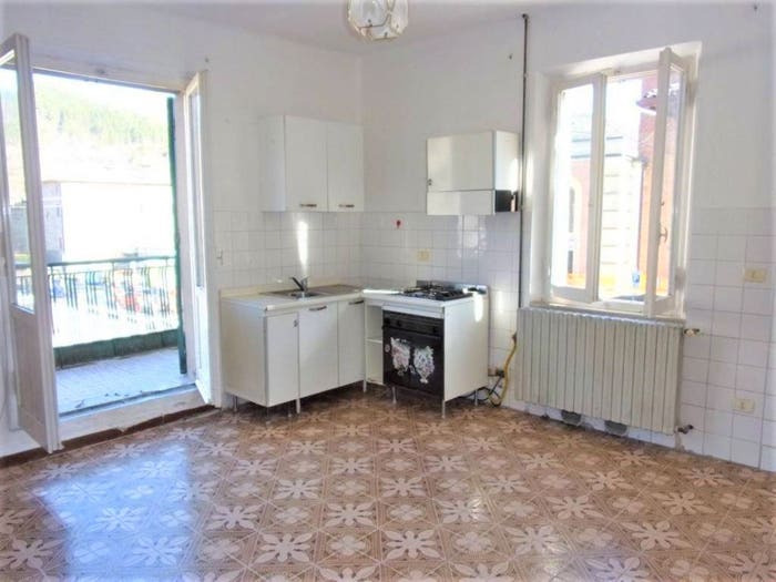 Appartamento con 6 locali in vendita in Piazza del Pino, Centro, Borgo Pace
