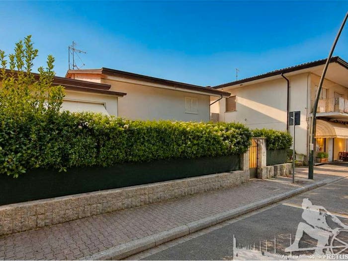 Casa con 6 locali in vendita in Vittoria Apuana, Forte dei Marmi