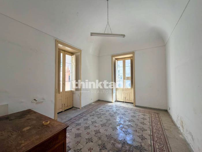 Casa con 6 locali in vendita in Via Alessandro Manzoni, Rosolini
