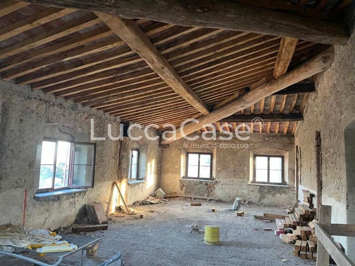 Casa con 6 locali in vendita in Via di Moriano, La Maulina Morianese, Lucca