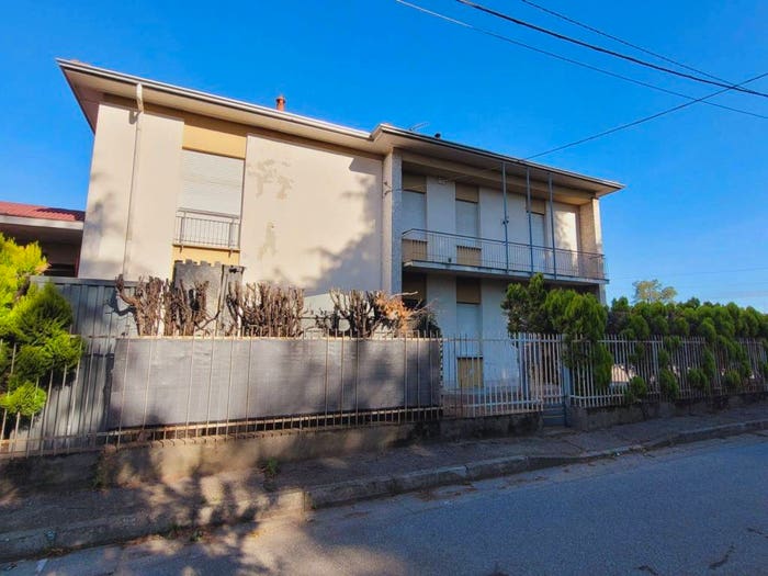 Casa quadrilocale in vendita in Via Adda, Centro, Lonate Pozzolo