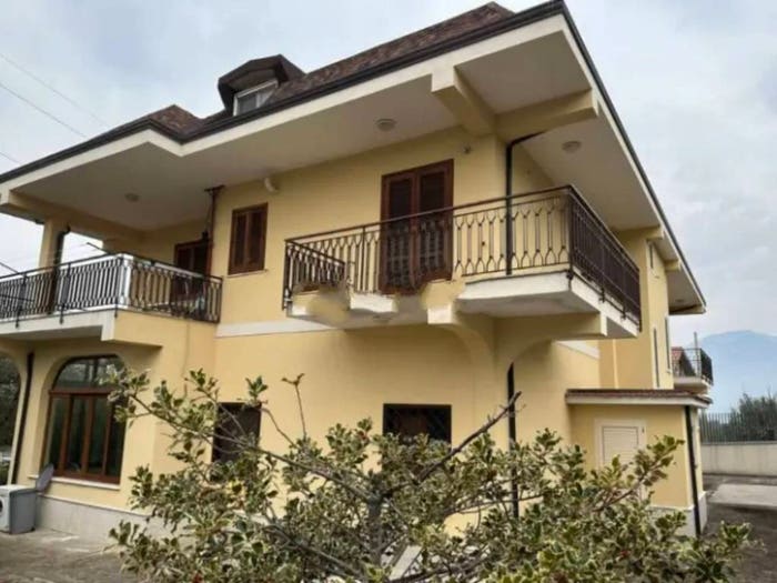 Casa con 6 locali in vendita in Via Provinciale Sannitica, Piedimonte Matese