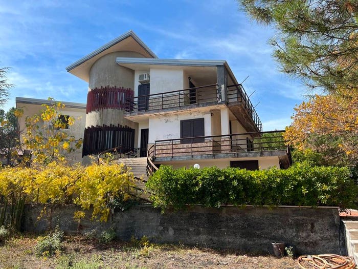 Casa con 6 locali in vendita in Via Regina Bianca di Navarra, Nicolosi