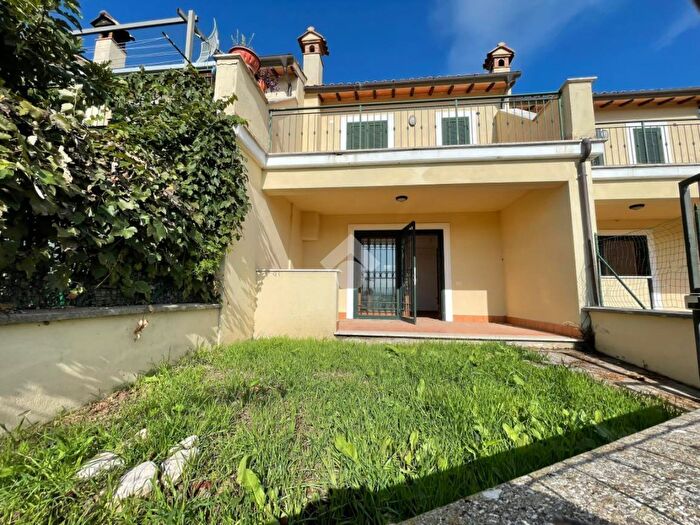 Casa con 5 locali in vendita in Via del Mattone, Forano