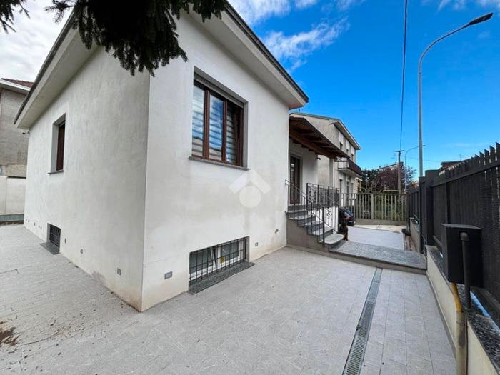 Casa quadrilocale in vendita in Via Nicolò Tommaseo, San Pietro Pace, Rho