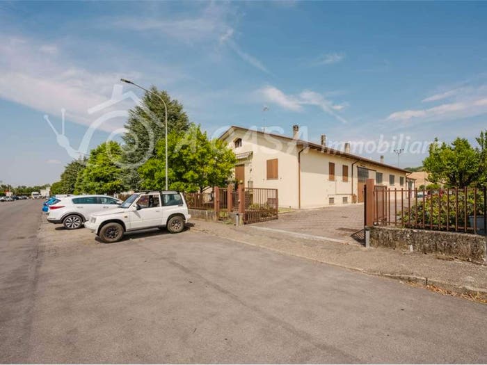 Casa con 6 locali in vendita in Via Don Corchia, Centro, Langhirano