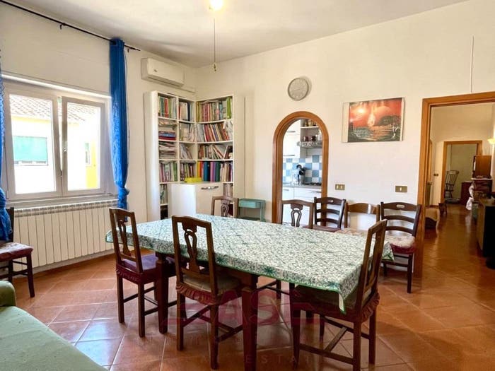 Appartamento trilocale in vendita in Viale Guglielmo Marconi, Cecina Centro, Cecina