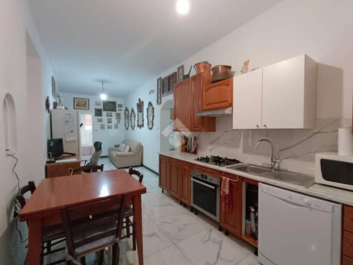 Appartamento trilocale in vendita in Via Bottaro, Sestri Ponente, Genova