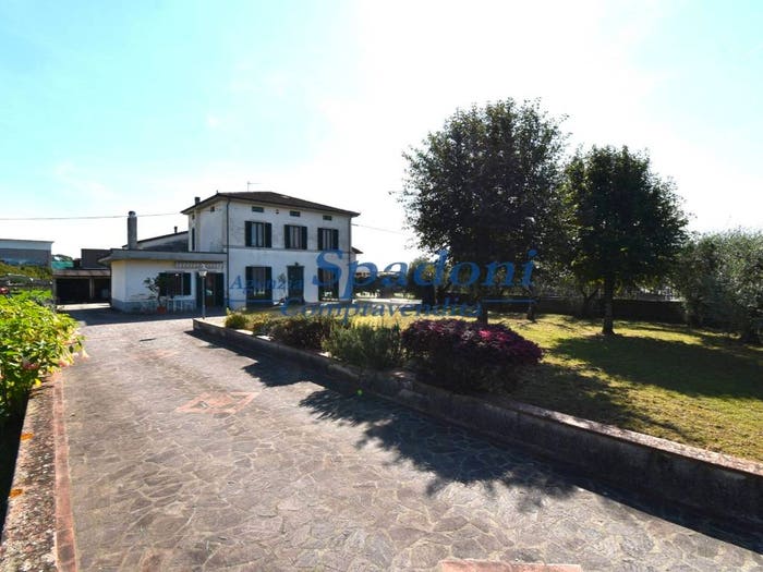Casa con 6 locali in vendita in Via Manselina, Alberghi Via Romana Pescia Morta, Pescia