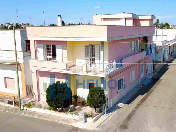 Casa con 6 locali in vendita in Via Giovanni Verga, Centro, Ruffano