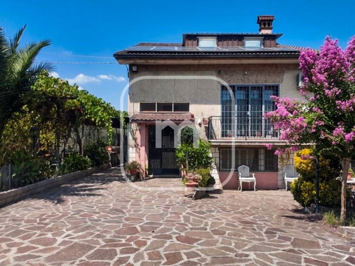 Casa con 6 locali in vendita in Via La Macchia, Centro, Colonna