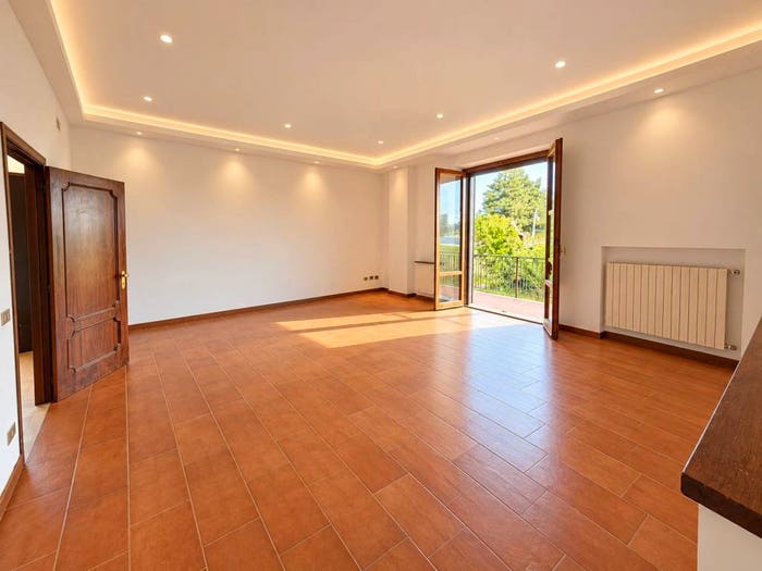 Appartamento trilocale in vendita in Via Brecciata, Montemarciano