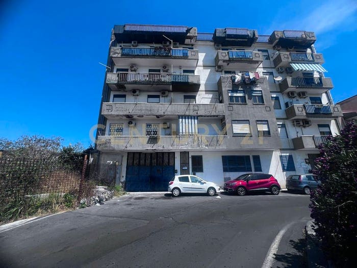 Appartamento trilocale in vendita in Via Cefalù, Centro, Misterbianco