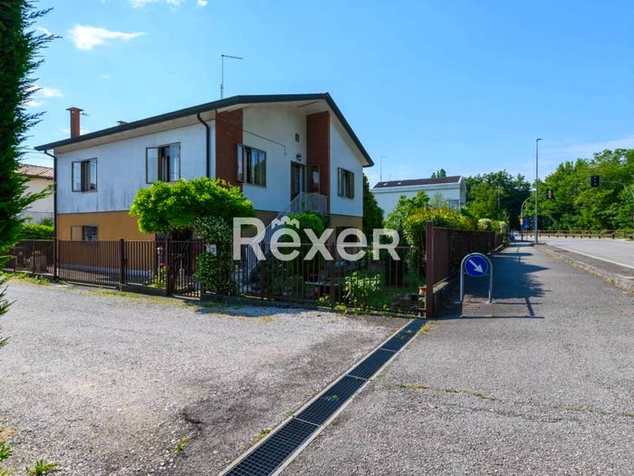 Casa con 6 locali in vendita in Via Parauro, Mirano Paese, Mirano