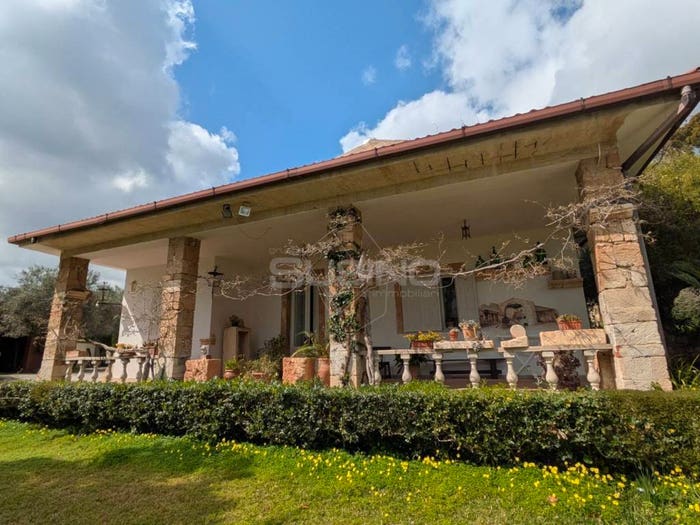 Casa con 6 locali in vendita in CONTRADA FEGOTTO, Floridia