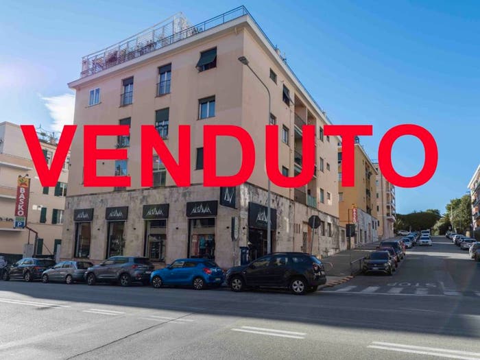 Appartamento trilocale in vendita in Via Giovanni Monleone, Albaro, Genova