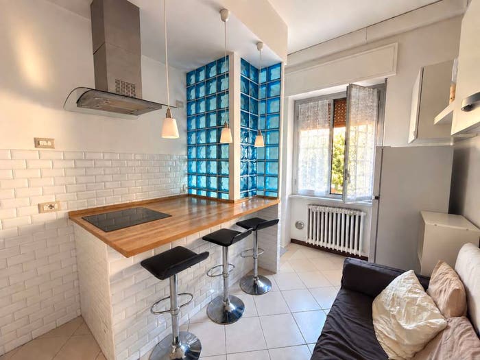 Appartamento quadrilocale in vendita in Via Spezia, Famagosta, Milano