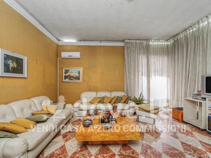 Appartamento con 5 locali in vendita in Via Bellini, Paternò