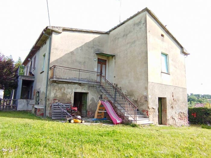 Casa con 6 locali in vendita in Foiano della Chiana