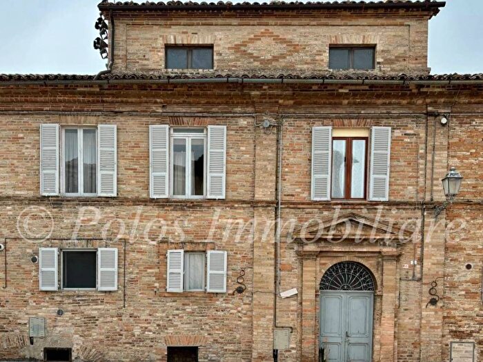 Appartamento con 6 locali in vendita in Piazza Rocca, Centro, Petritoli