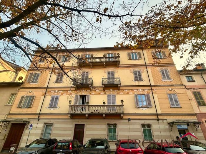 Appartamento con 5 locali in vendita in Piazza Trieste, Centro Storico, Chieri