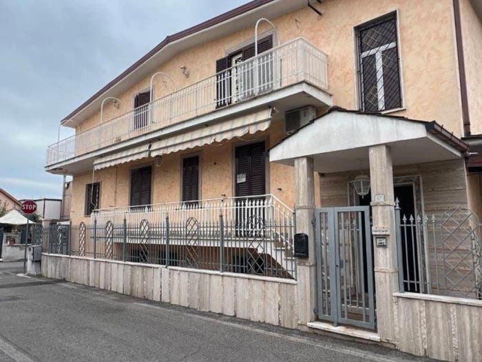 Appartamento quadrilocale in vendita in Via Napoli, Villalba, Guidonia Montecelio
