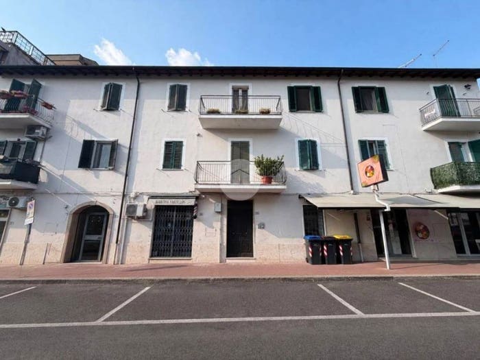 Appartamento quadrilocale in vendita in Via maggio, Passo Corese, Fara in Sabina