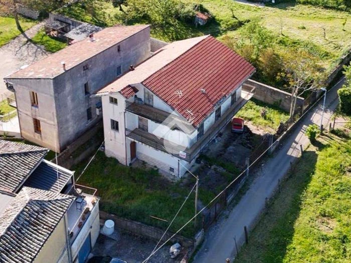 Casa con 6 locali in vendita in Via Ciardoni, Trescine, Cervinara