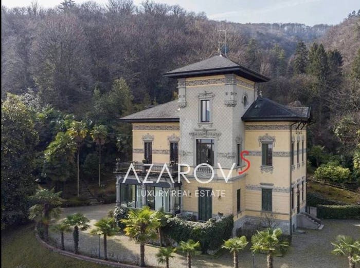 Casa con 6 locali in vendita in Viale Siemens, Centro, Stresa