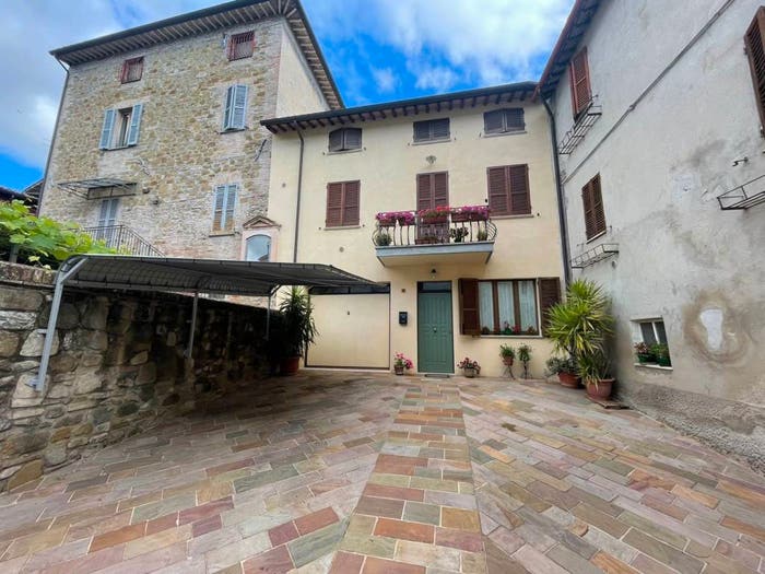 Casa con 6 locali in vendita in Via Croce, Palazzo Petrignano, Assisi