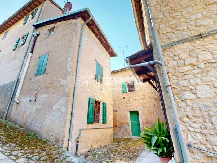 Casa con 5 locali in vendita in Via Castello, Zocca